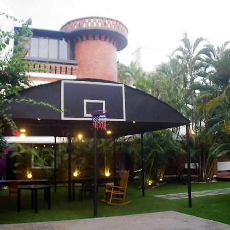 Brick Castle Hotel Chennai Bagian luar foto