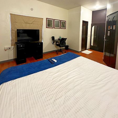 Brick Castle Hotel Chennai Bagian luar foto