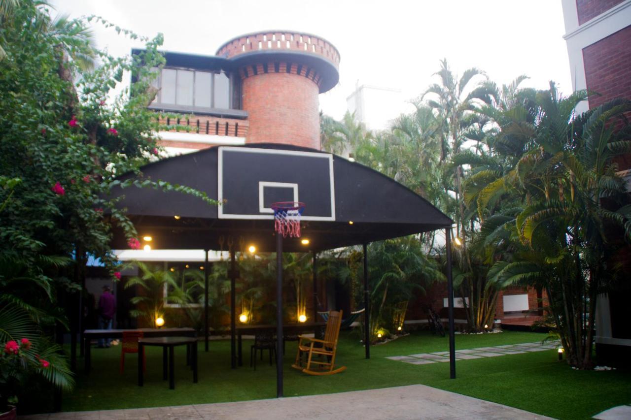 Brick Castle Hotel Chennai Bagian luar foto