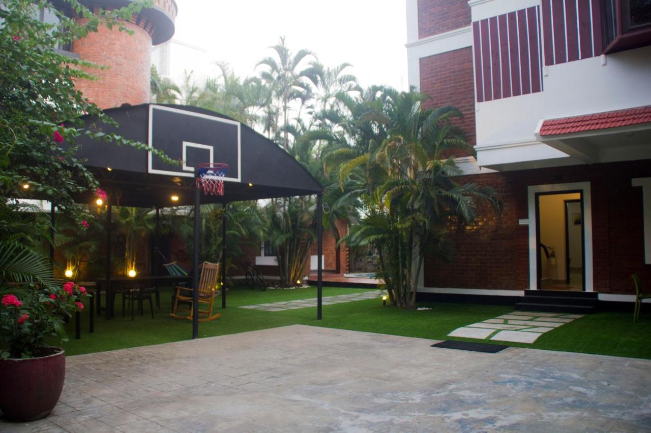Brick Castle Hotel Chennai Bagian luar foto