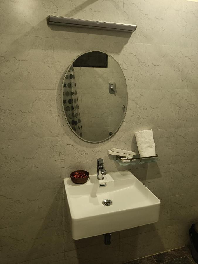 Brick Castle Hotel Chennai Bagian luar foto
