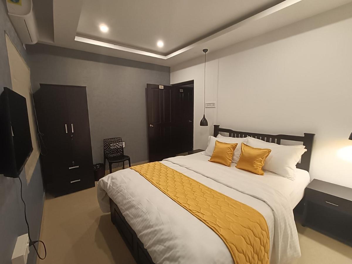 Brick Castle Hotel Chennai Bagian luar foto
