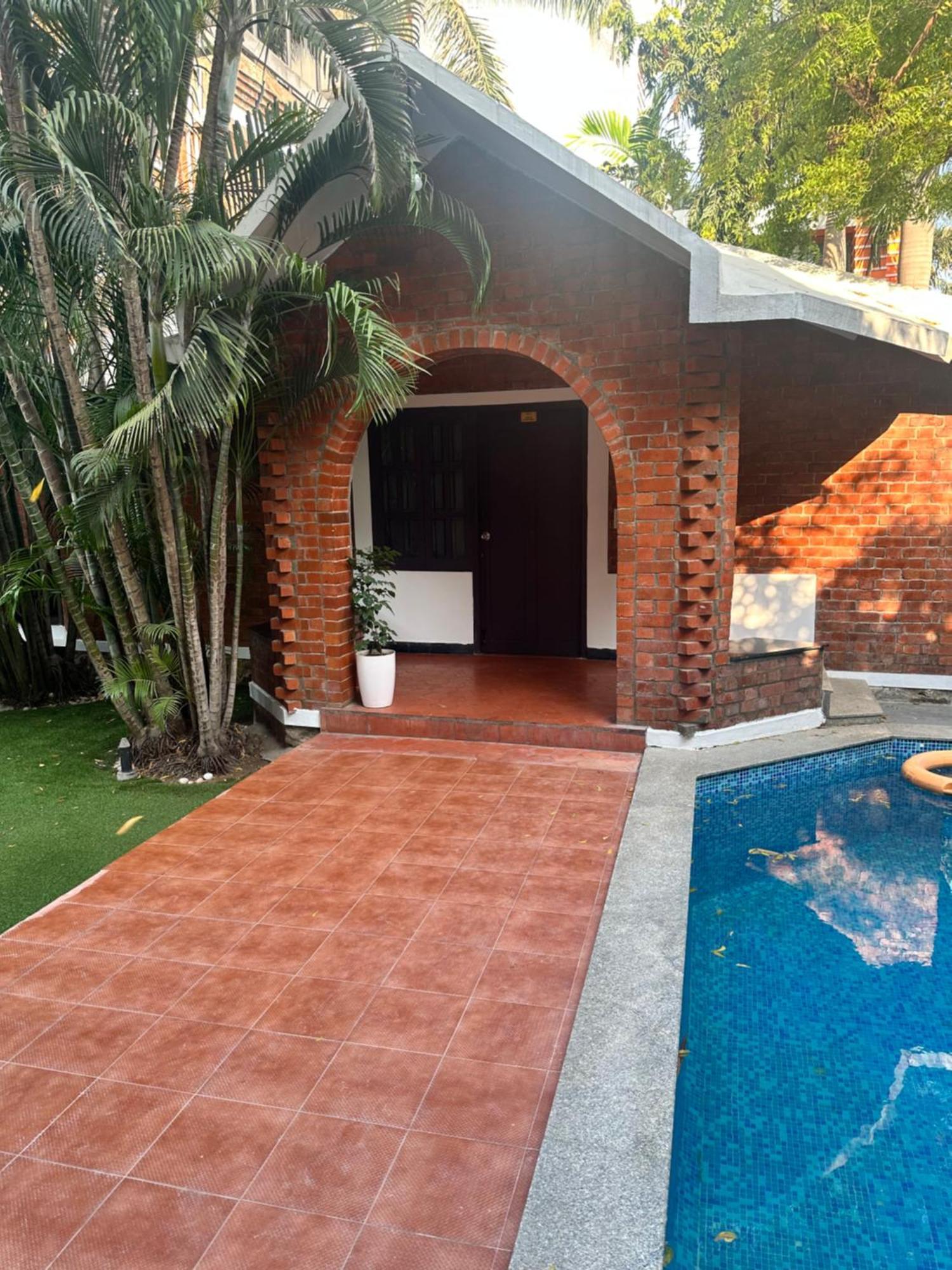 Brick Castle Hotel Chennai Bagian luar foto