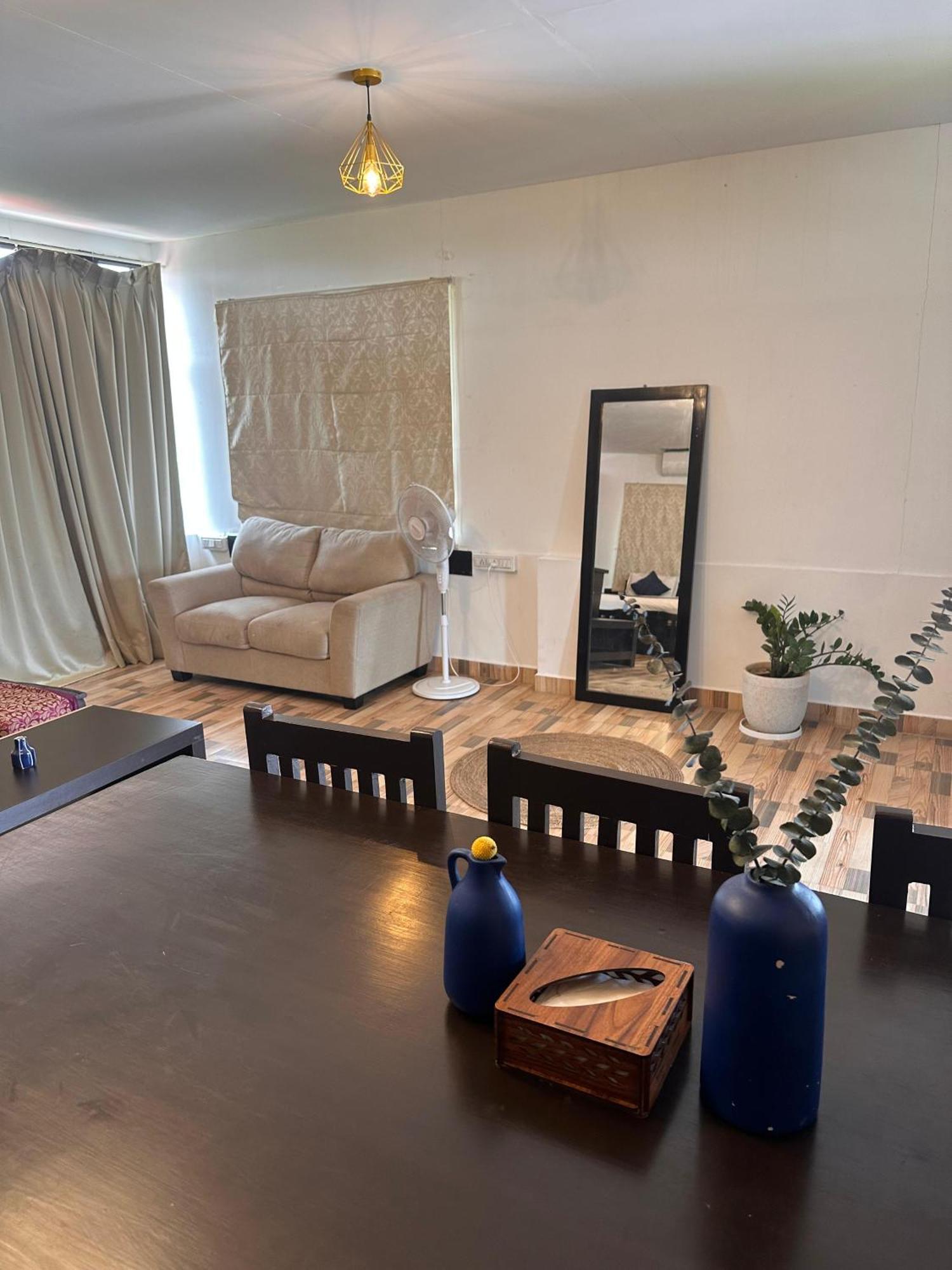 Brick Castle Hotel Chennai Bagian luar foto